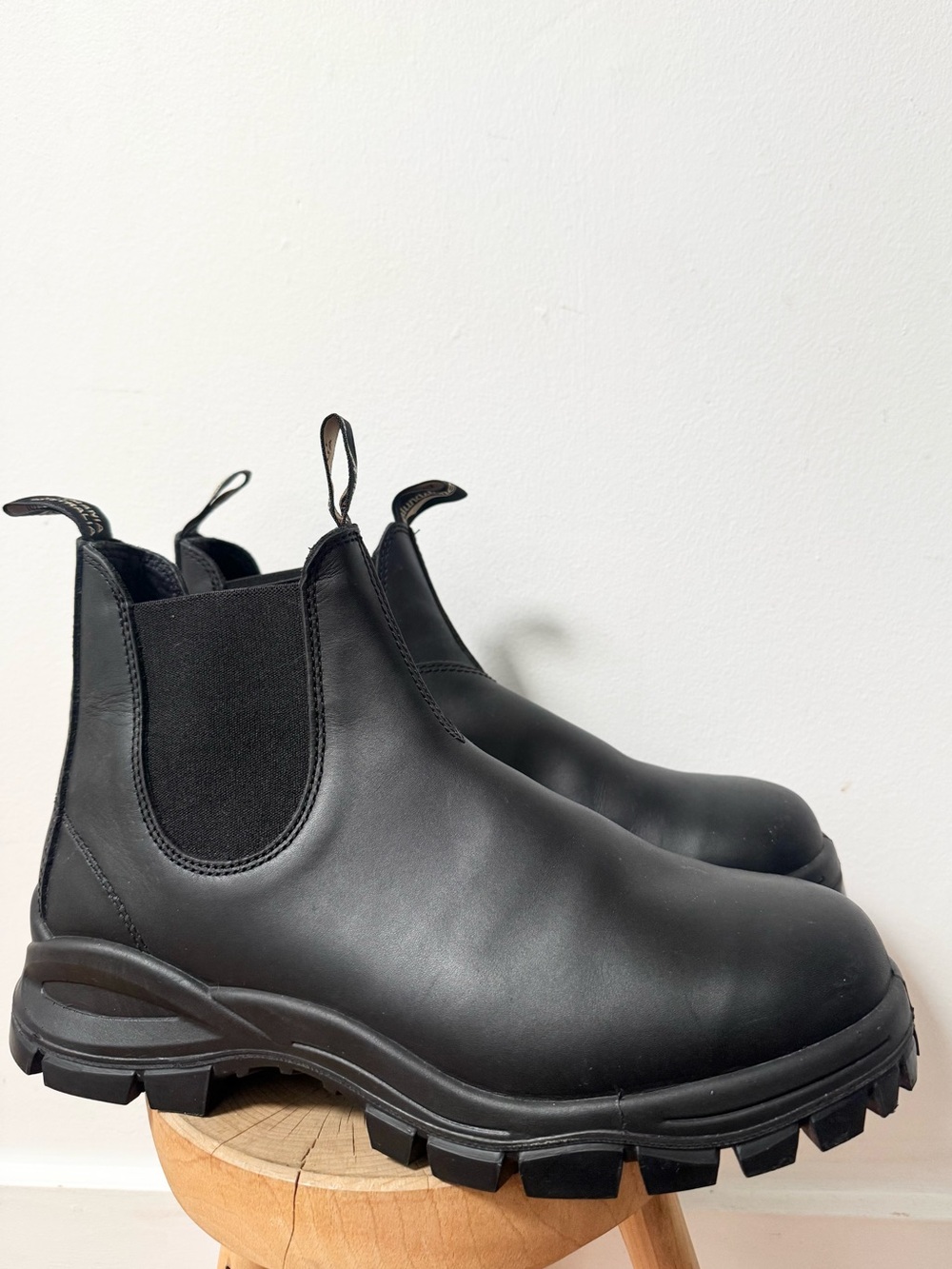BLUNDSTONE 2240 Lug Sole CHELSEA BOOTS Black leather men’s size 11
